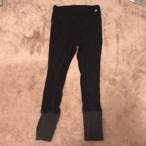 black leggings w grey on side